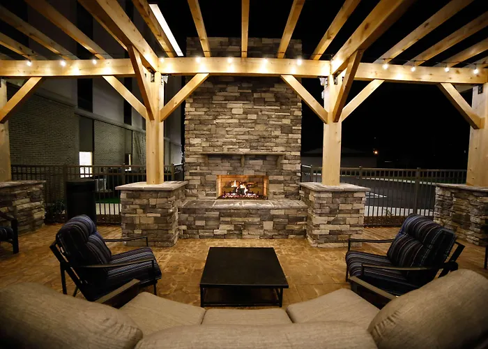 Hampton Inn & Suites Forest City