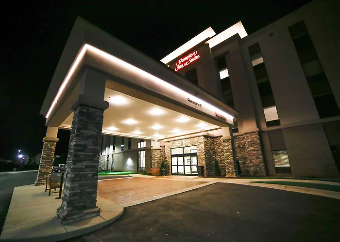 Hampton Inn & Suites Forest City