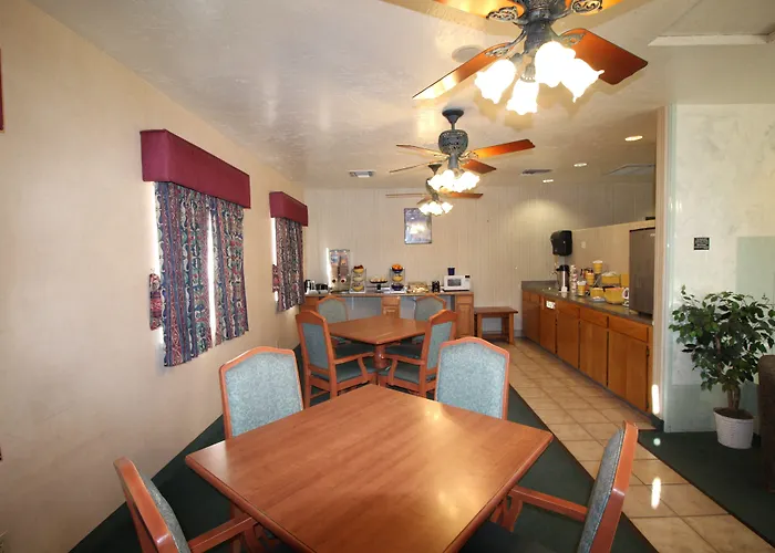 Safford Inn & Suites