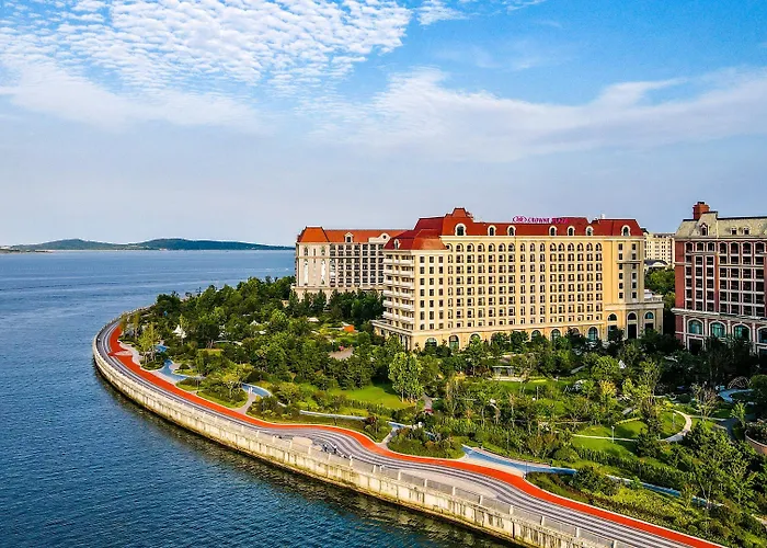 Crowne Plaza Qingdaooriental Movie Metropolis By Ihg Hotel