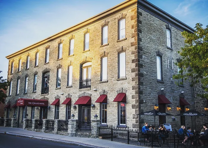 The Grand Hotel Carleton Place