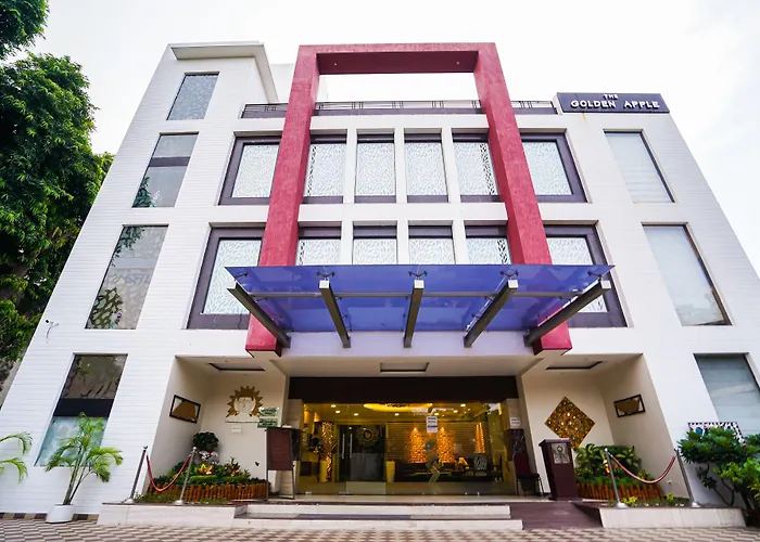 The Golden Apple Hotel Lucknow