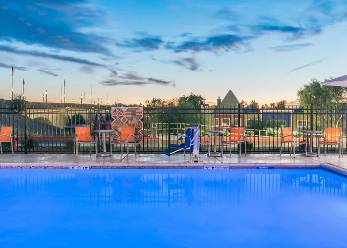 Holiday Inn Express & Suites Lake Havasu - London Bridge By Ihg Lake Havasu City