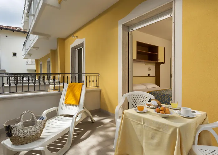 Hotel Cannes - In Pieno Centro Riccione