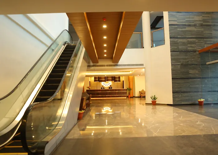 Woodies Bleisure Hotel Kozhikode