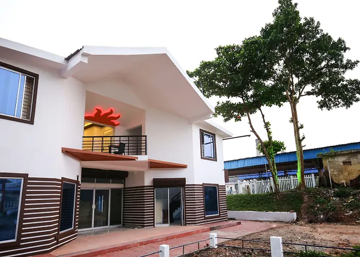Oyo 10152 Rail View Residency Hotel Alappuzha