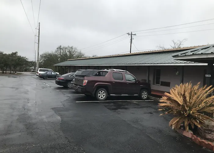Outpost Motel Dripping Springs