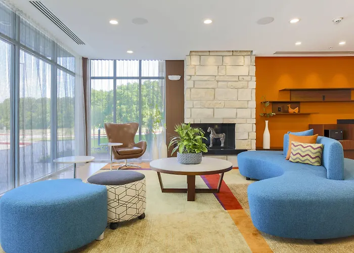 Fairfield Inn & Suites By Marriott Decatur At Decatur Conference Center