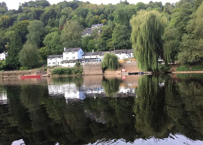 Ye Old Ferrie Inn Symonds Yat