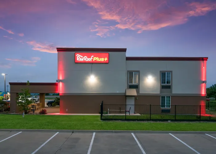 Red Roof Inn Plus+ Fort Worth - Burleson