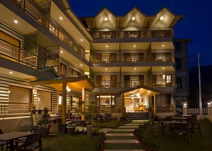 Hotel Avishi Greens Manali 