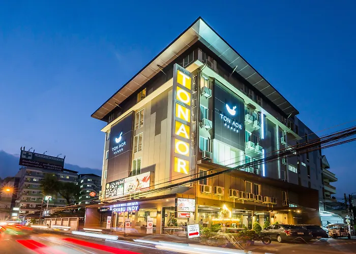 โรงแรมต้นอ้อเพลส กรุงเทพมหานคร