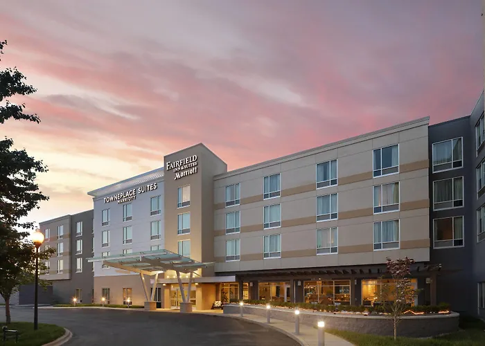 Fairfield Inn & Suites By Marriott Louisville Northeast