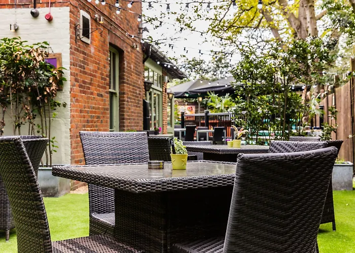 Hand And Spear Weybridge