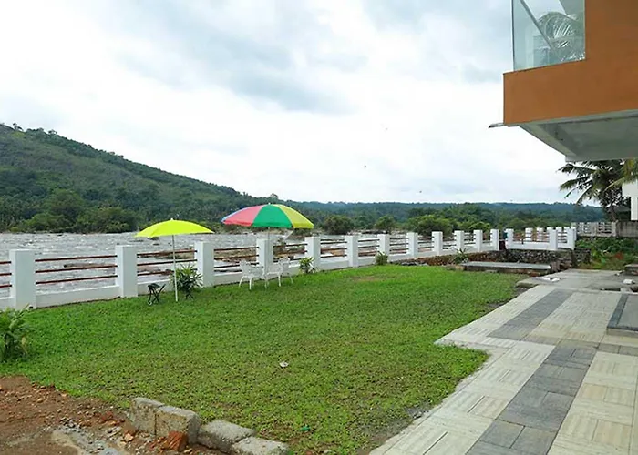 Athirapilly River Resort Athirappilly