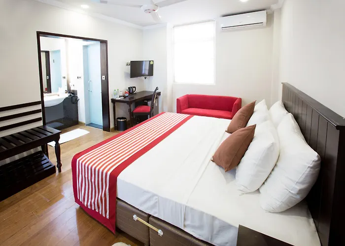 Earl'S Red Colombo Hotel