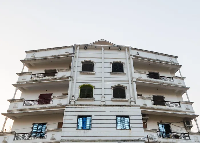 Oyo Flagship 10471 Hotel Samrat Palace Kolkata