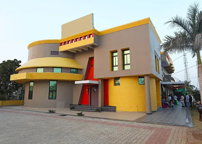 Oyo 10967 Dhola Maru Resort Kota 