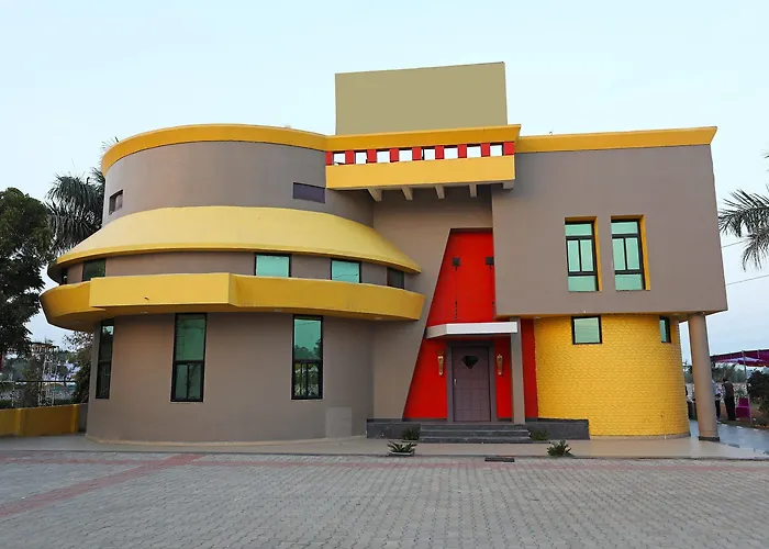 Oyo 10967 Dhola Maru Resort Kota 