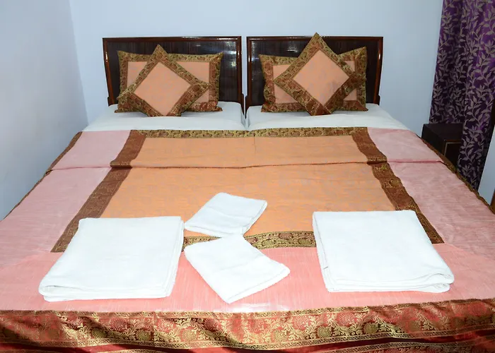 Hotel Shivratri Guest House Varanasi