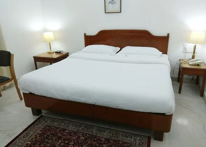 Hotel Palm Greens New Delhi