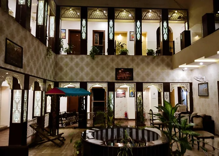 Dwivedi Hotels Sri Omkar Palace Varanasi
