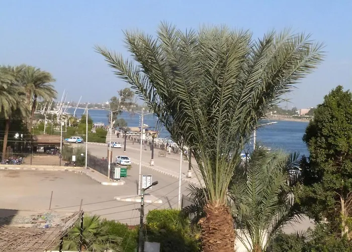 Spring Hotel Luxor