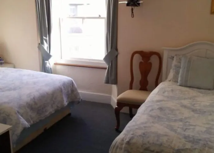 Myrtle House Hotel Tenby