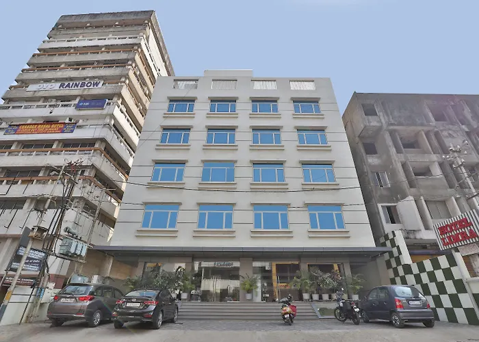 Oyo 9120 Hotel Limra Vadodara