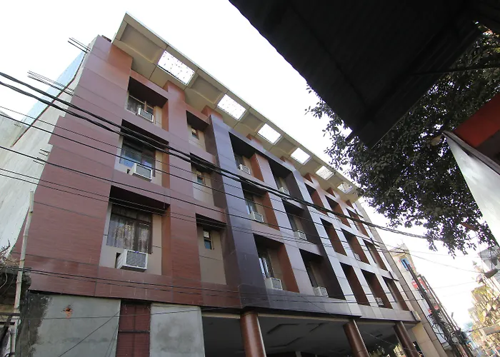 Oyo 11532 Hotel Sr Grand Lucknow