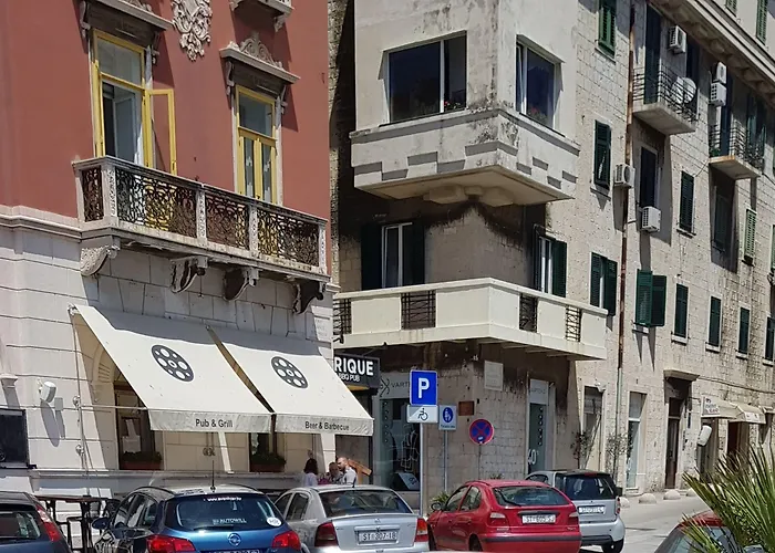 Riva Luxury Rooms Split