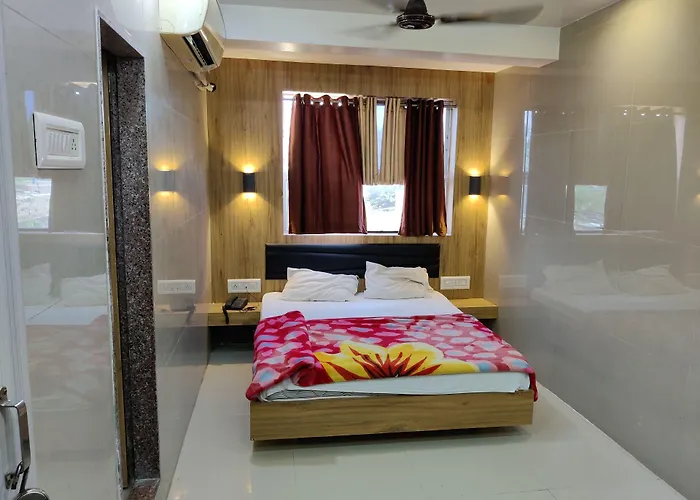 Hotel Milan Dwarka 