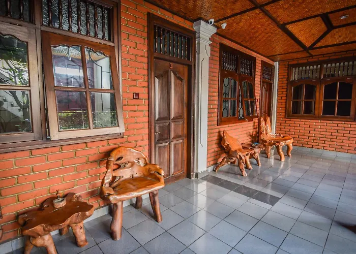 Puri Agung Homestay Kuta 