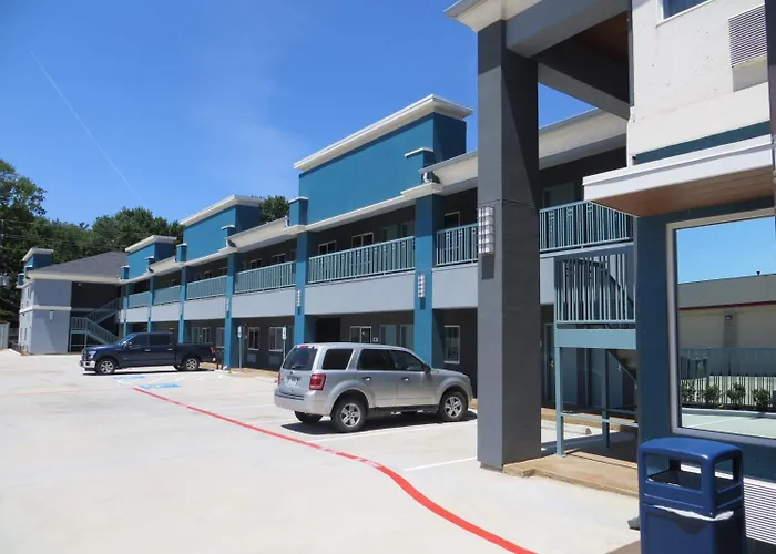 Hotel Blue - Woodlands Spring