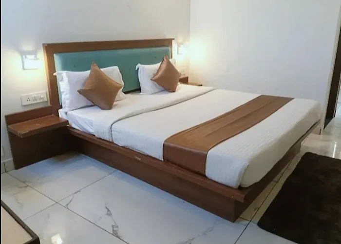 Hotel Park Land Zirakpur