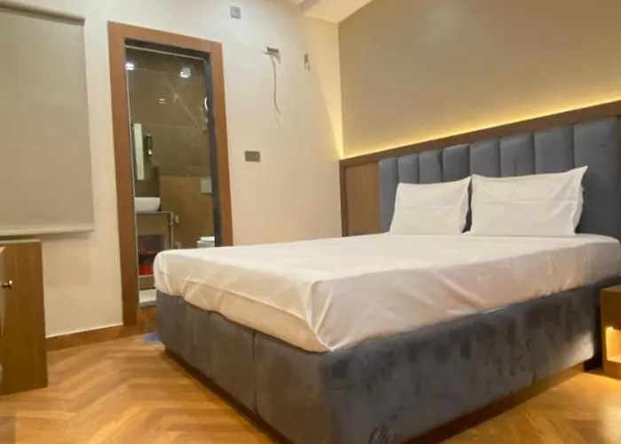 Hotel Kanhaiya Palace Ayodhya
