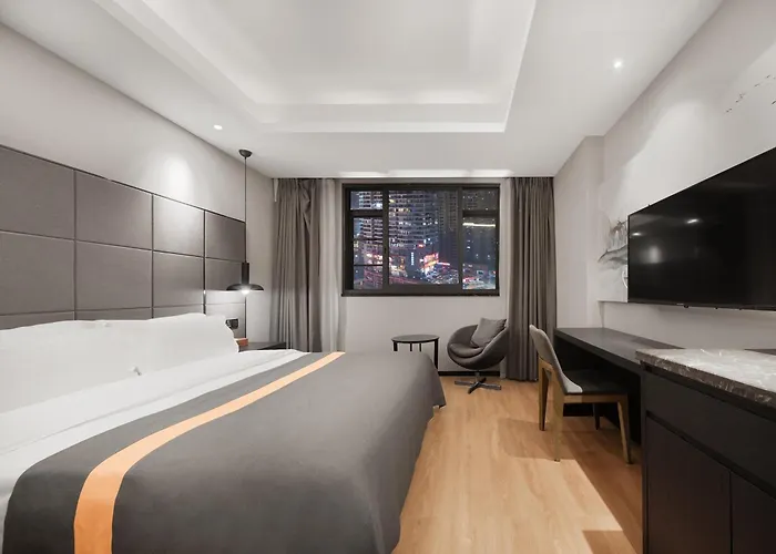 Chongqing Holiday Riverview Hotel