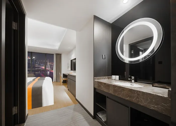 Chongqing Holiday Riverview Hotel