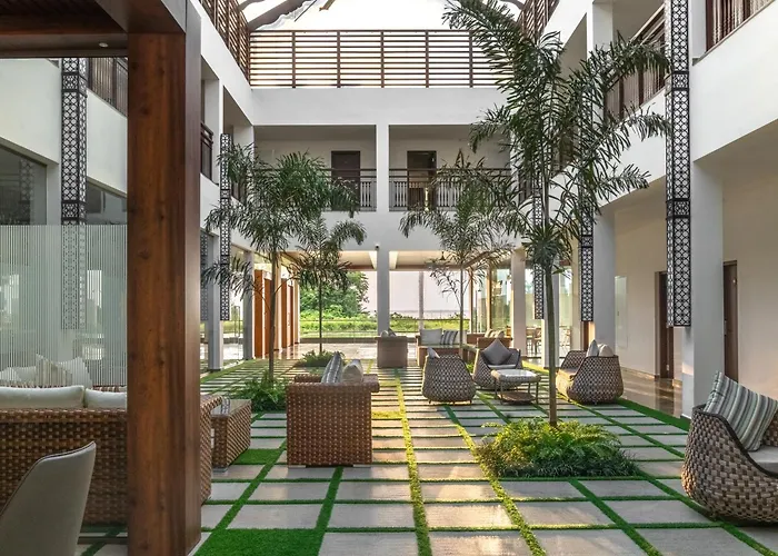 Edassery Canal Lake Resort Kumarakom
