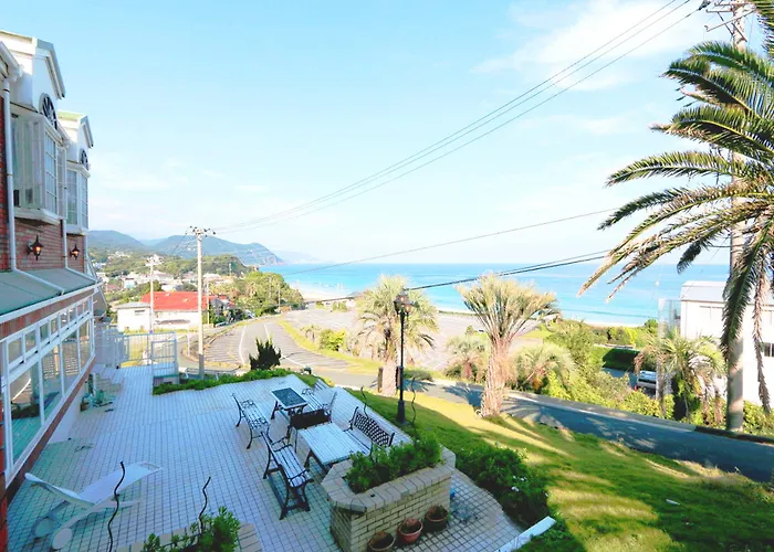 ペンション百万本のバラ "A Million Roses" Hotel Shimoda 