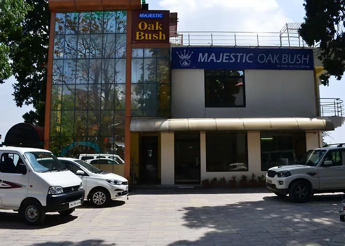 Oyo 19024 Majestic Oak Bush Hotel Mussoorie