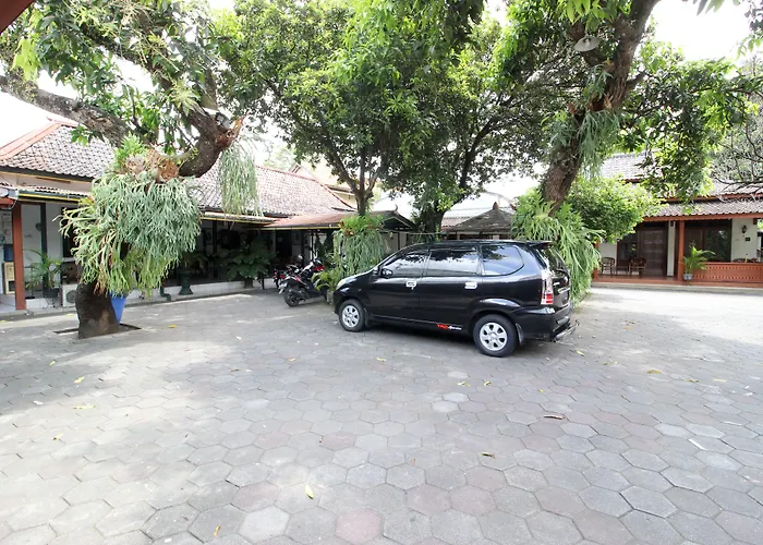 Reddoorz Plus Near Alun Alun Selatan 2 Yogyakarta
