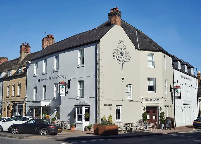 The Kings Arms Hotel Woodstock