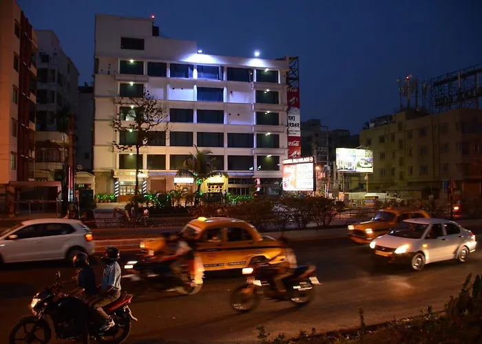 Fabhotel Raj Darbar - Nr Kolkata Airport