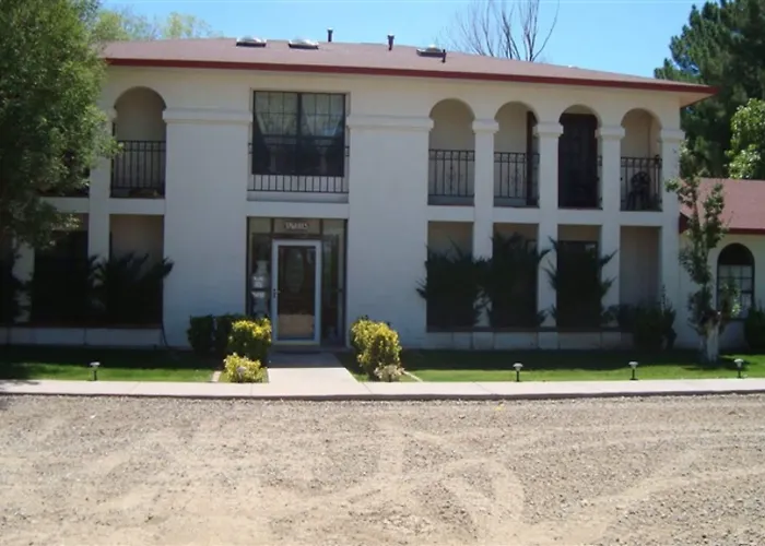 Tavares Inn Bed And Breakfast Alamogordo