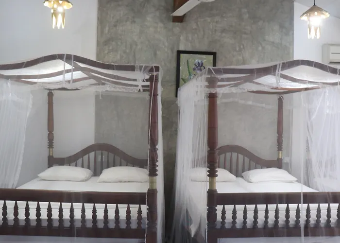Amadeo Beach Resort Hikkaduwa