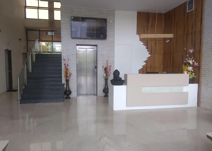 V Star Hotel Ahilyanagar