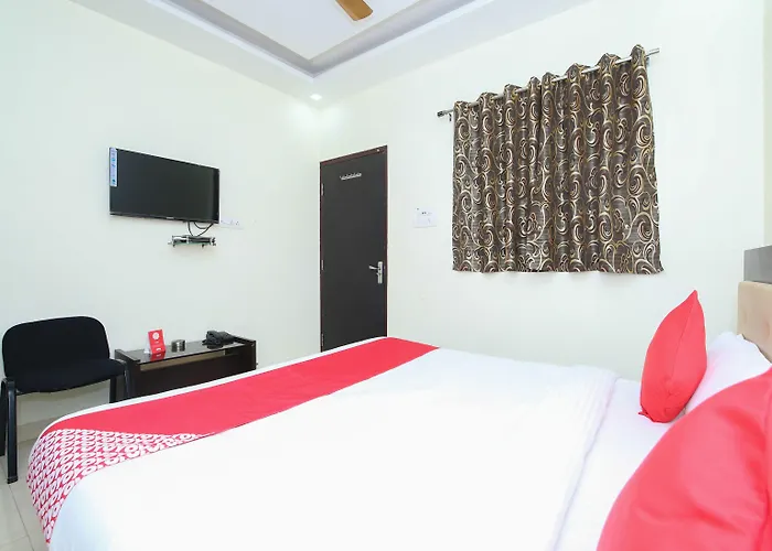 Oyo 12407 Hotel Shri Radha Isbt Jabalpur