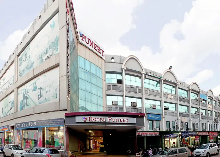 Hotel Puneet International Raipur 