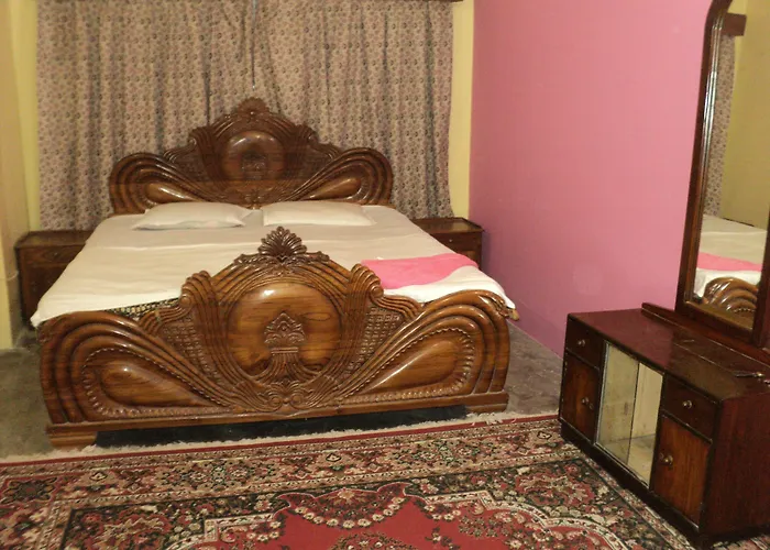 Royal Paying Guest Hotel Kolkata